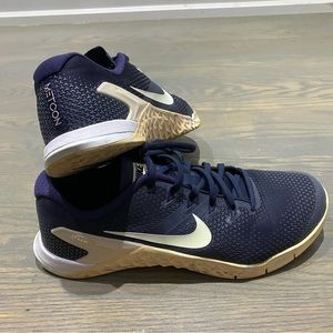 Nike Metcon Training Shoes (Barely used) 💙